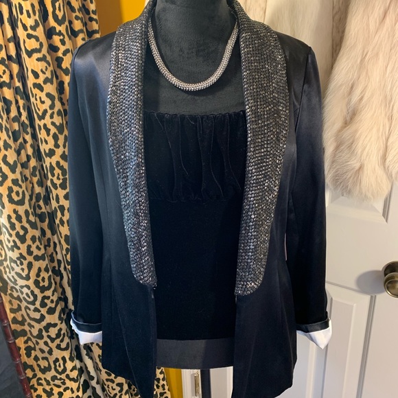 These sold already!!!Seal Holiday 2 Tanks for Elegant look sIze Lowest price - Picture 4 of 5